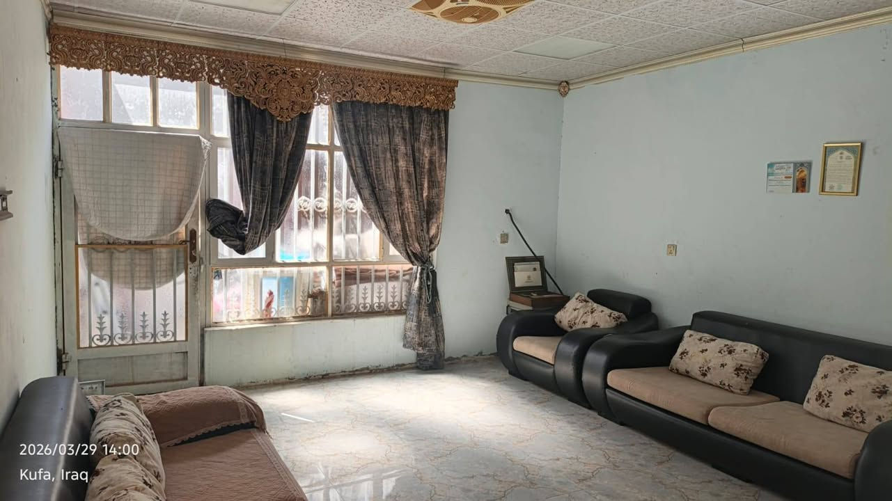 دار للبيع زراعي سند 25 اقرار محكمة المساحة 140م مربع يحتوي على غرفتين وصالة واستقبال ومطبخ حار وتخاريج  سقف عكادة  ماعدا الغرف الجوة ثنينهن سقف ساندويج وحدة من الغرف تصلح تستخدم ك مطبخ بيها ماي ومجري سنك  المكان علوة الفحل بداية  شارع معمل الموز الفرع يربط شارع معمل الموز وشارع العلوة الرئيسي
رقم صاحب الدار ***********
