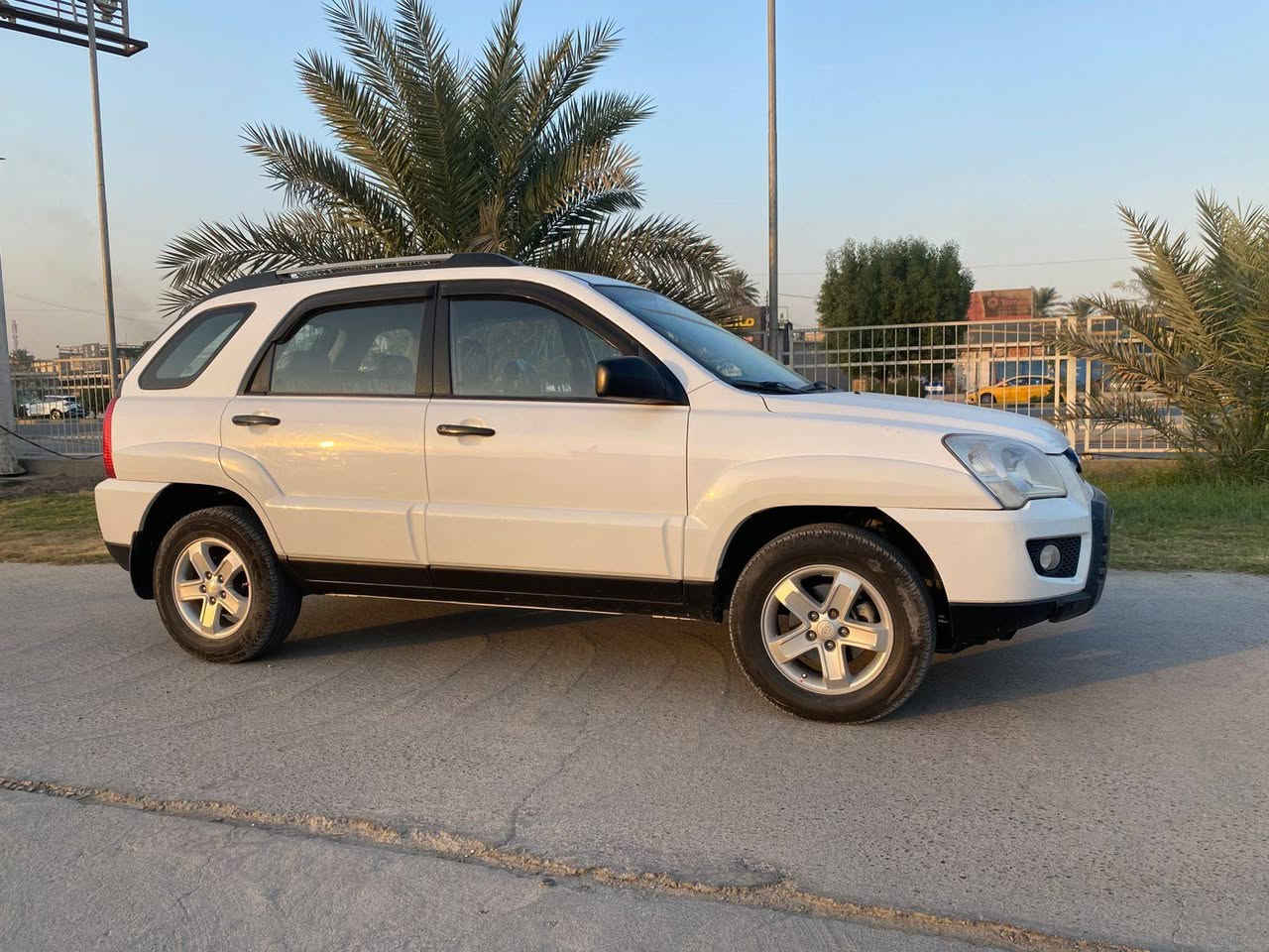 سياره مكفوله كفاله أن شاءالله سبورتج موديل ٢٠١٠ بغداد ولون أبيض بسمي رقم تلفون ***********واتساب مابيه اي نقص وسعر١٣٢ ورقه
