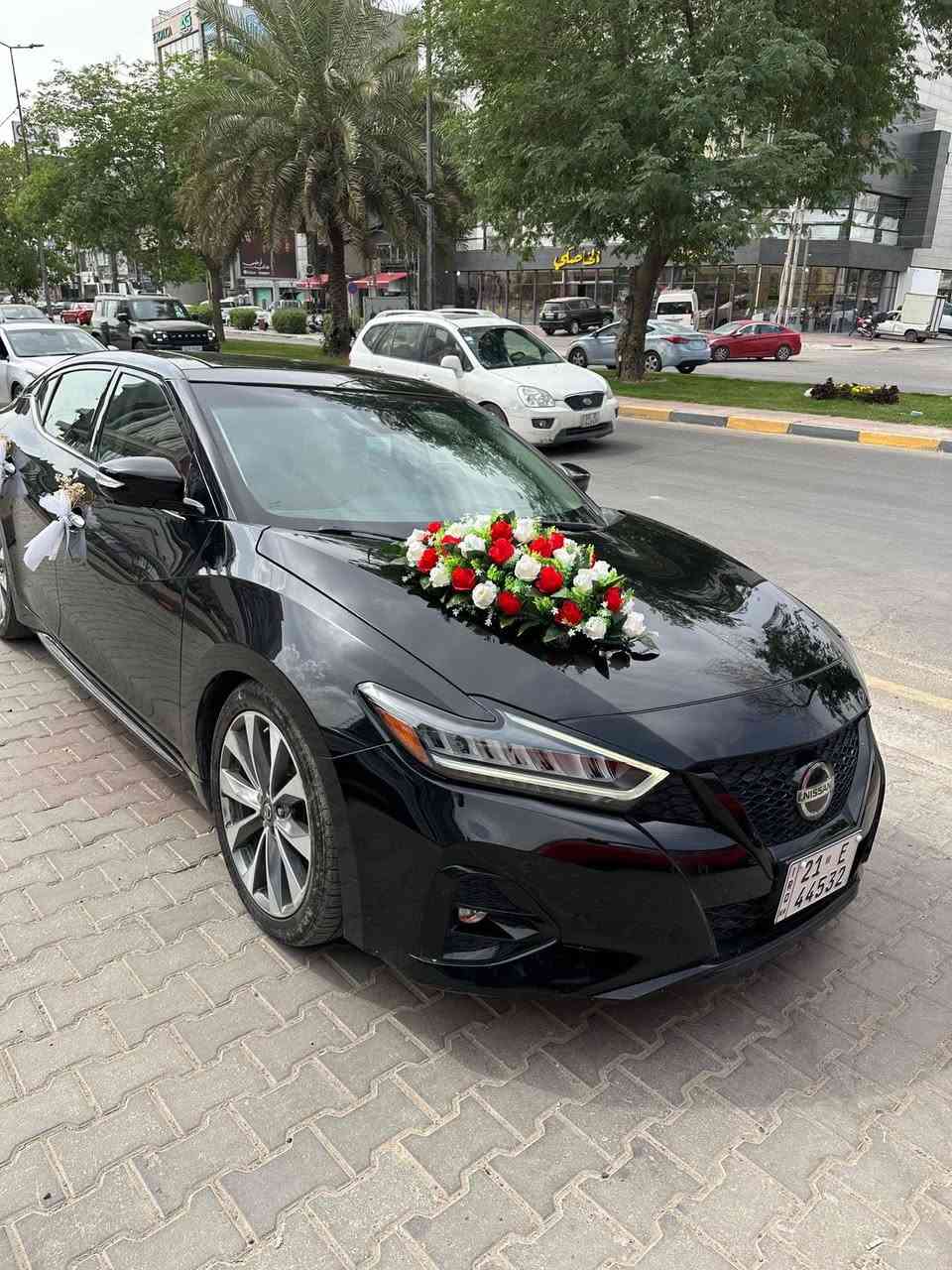 نيسان مكسيما ٢٠٢٢
داخل احمر فئة بلاتينوم. 
اعلى مواصفات بالنيسان 
سيارة لات زنون عدسة 
فتحة سقف كامرات ٣٦٠ درجة 
تنبيه مسار حساسات 
 محرك ٦ سلتندر 
مثبت سرعة ابل كار بلي واندروريد. 
تدفئة وتبريد كشنات
***********
