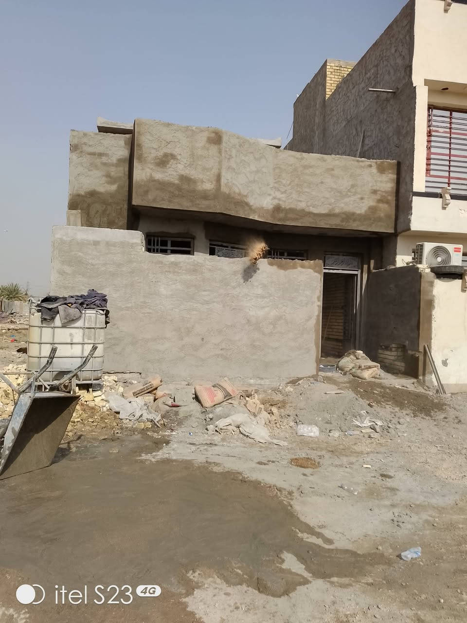 السلام عليكم متفرغ حالين خلفه لبخ وجص وبورك وجهيات أسعار مناسبة وتساب وتدلل كادر  3خلفات  ***********
