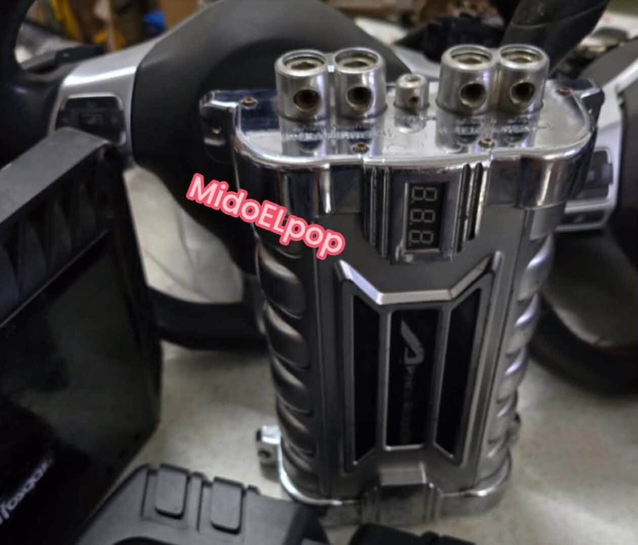 ⚡️ للبيع - كابستور Audiopipe ديجيتال ⚡️
AUDIOPipe Digital Capacitor
مكثف 2.0 أو 3.0 Farad بشاشة فولتميتر
✅ الحاله: مستعمل بحاله ممتازه.  الشاشه شغاله والكابستور بيخزن ويفرغ 100%.
✅ المواصفات:
- السعة: 2.0 Farad او 3.0 Farad - باين من الحجم إنه 2F او 3F
- الفولتميتر الديجيتال: شاشه زرقاء بتعرض الفولت لحظه بلحظه 
- التصميم: بودي كروم هيفي ديوتي + ترامل نحاس ضخمة
- المداخل: 0GA Input / 0GA Output مزدوج + طرف Remote
- الحمايه : فيوز مدمج + حمايه من الشحن العكسي
✅ وظيفته إيه؟
الكابستور مش بطاريه . ده خزان طاقه سريع بيتحط قبل الأمبليفير المونوبلوك. لما الصب يضرب ضربه بيز جامده والأمبليفير يسحب أمبير عالي فجأه، الكابستور بيعوض الهبوط في الفولت في 1/1000 من الثانيه.
النتيجه :
1. نور العربيه ميرعش مع البيز
2. الباور ثابت للأمبليفير = صوت انضف واقوى
3. حمايه للبطاريه والدينامو من السحب المفاجئ
✅ يركب على إيه؟
لأي سيستم فيه مونوبلوك من 1000W RMS وطالع. 
مثالي مع: Rockford, JBL GTO, Sundown, DD Audio, Audiopipe, Taramps.
💰 السعر: برايفت 
📍 المكان: القاهره 
📱 التواصل: خاص للجادين
ملحوظه فنيه منى ميدو البوب ك خبير تكنيكال ساوند :
الكابستور ده Show Piece قبل ما يكون أداء. الكروم والشاشه الديچيتال بيدوا شكل راك محترم. بس خد بالك: لو الدينامو بتاعك ضعيف والبطاريه تعبانه ، الكابستور مش ساحر. هو بيساعد النظام السليم، مش بيصلح نظام بايظ.
لازم يتشحن صح قبل التوصيل بمقاومه عشان ميضربش. اللي هياخده هفهمه بيتوصل إزاي


**إذا كنت صاحب هذا الإعلان وتريد حذفه لأي سبب، رجاءا أرسل رسالة إلى الدعم الفني**