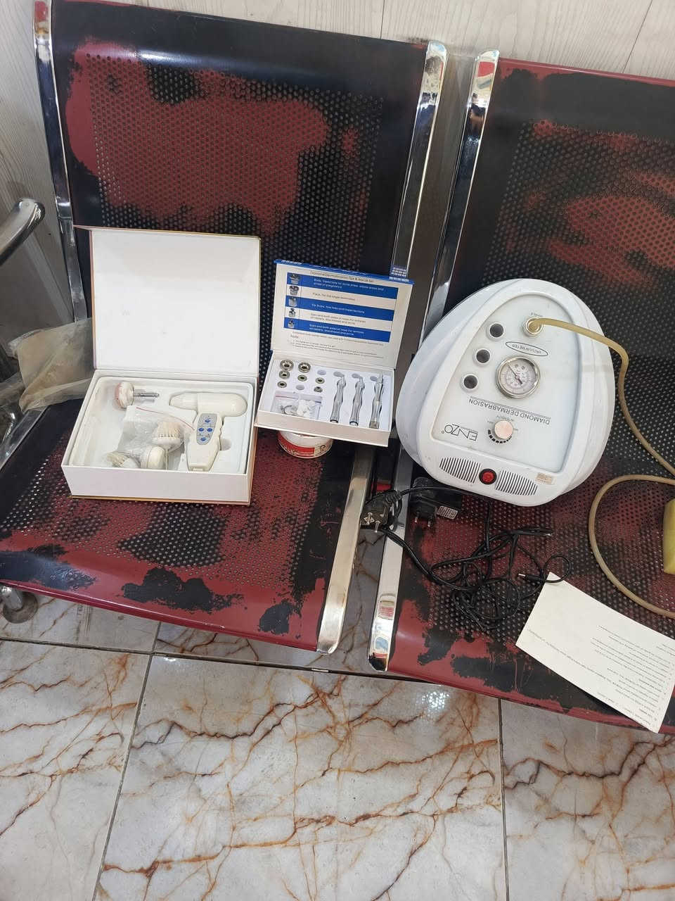 جهاز بخار وجهاز شفط الدهون وجلايه شرط الشغل كلهن ب100 وبيهن مجال ***********
