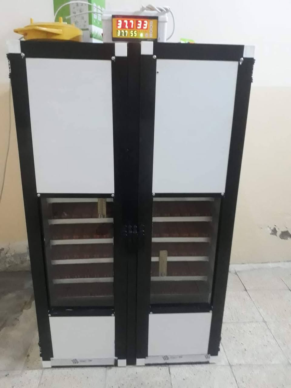 السلام عليكم 
@إشارة 
اسعار الفقاسات فول اوتوماتيك 
2000 بيضه 850الف
1500 بيضه ب750 الف
1000 بيضه ب650الف
528 بيضه ب450 الف
440 بيضه ب425الف
352 بيضه ب375الف
264 بيضه ب325
168 بيضه ب275الف
 لصناعة المفاقس 
***********
