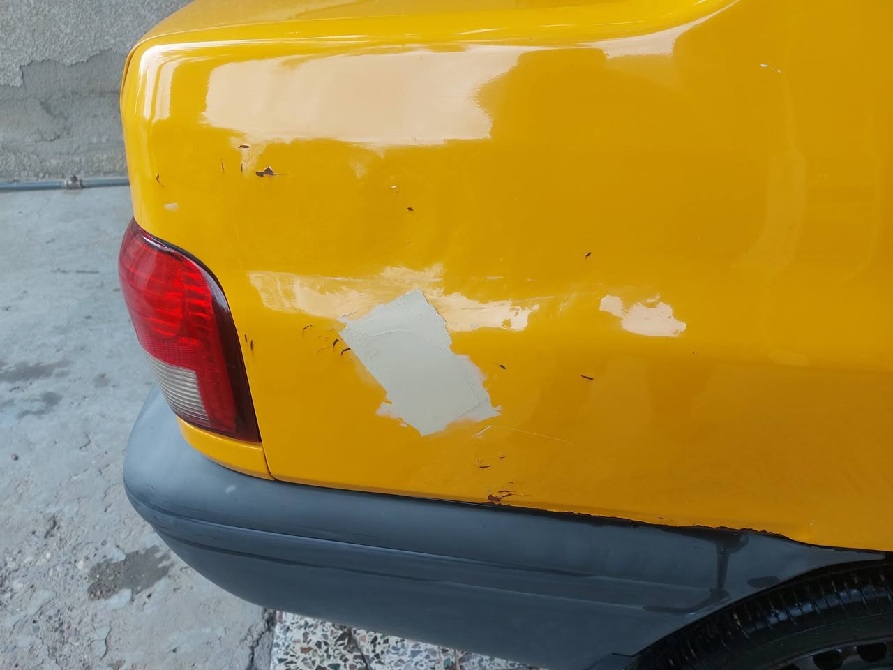 سلام عليكم سايبه مديل 18بسمي لوحات جديده سنويه جديده لل2030
تخم تاير جديد صدر خلفي امامي كله جديد كيره جديد بيه ضربه بلجاملغ الخلفي عله وضعه بعده وفطر بلشاصي عكس السايق ناشر صورته ومكينه بدايت بخار تبريد عوزه بوربرن كمبريسر 
مكان السياره بغداد العبيدي رقمي هاذ ***********كل تفاصيل السياره ذاكره ٤٥سعره وبيه مجال
