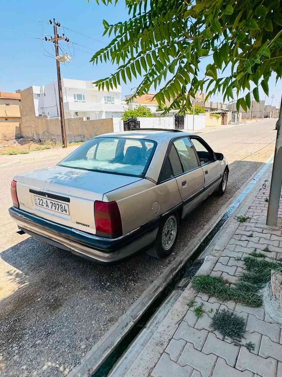 السلام عليكم.
اوميكه 1992 سياره جديده مال جناي. 

رقم اربيل سنويه لل30 كير محرك شرط 

دفتر بانزين. صدر امامي خلفي شرط 

تريد وكاله تريد تحويل. 

السعر 30 

*********** 
مكاني كركوك الدبس
