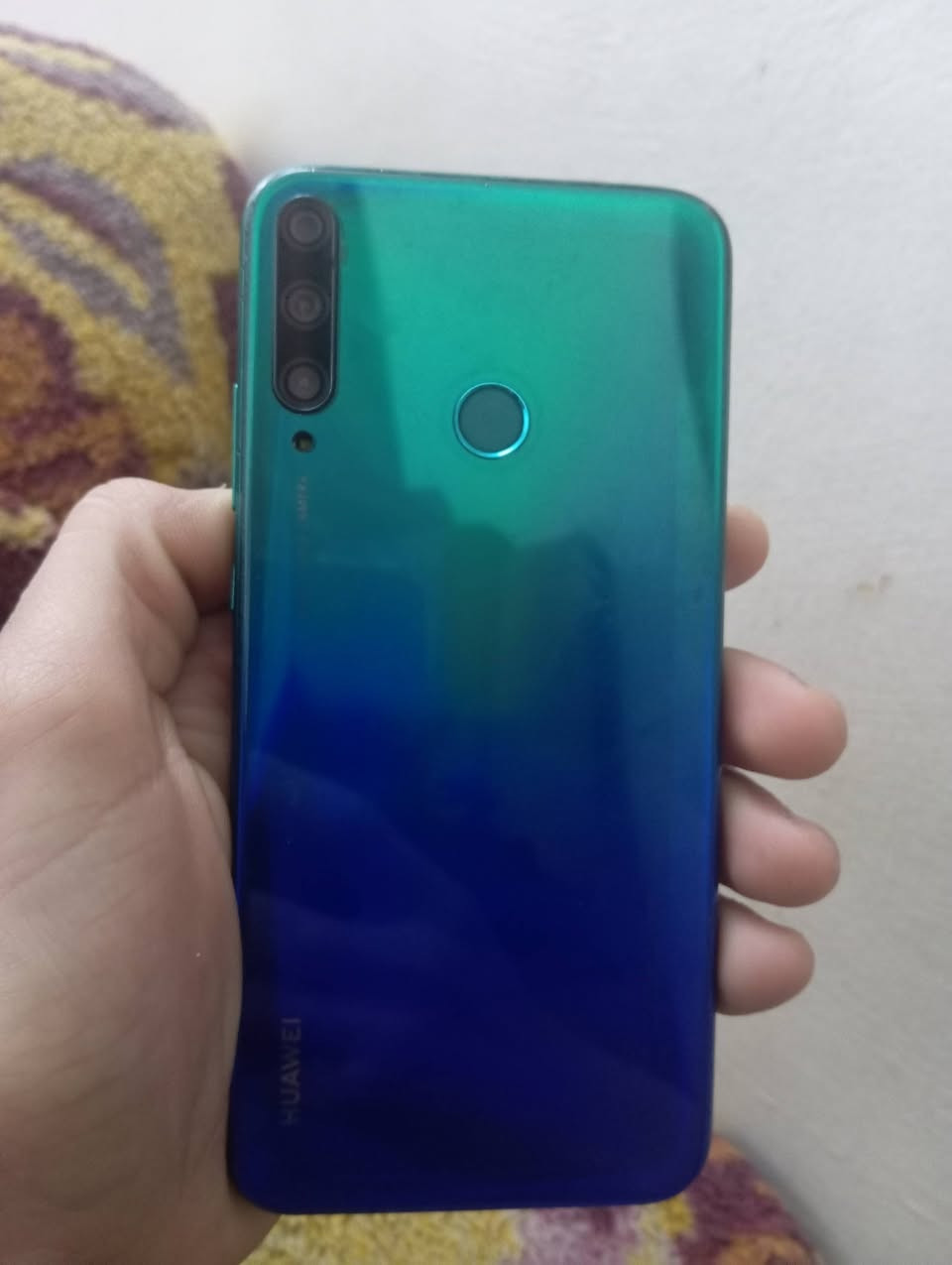 السلام عليكم عندي هذا الموبايل للبيع او اعارضه بماطور بوتين بزون راس براس اشعندك نزل هواوي واي 7 للتواصل ***********
