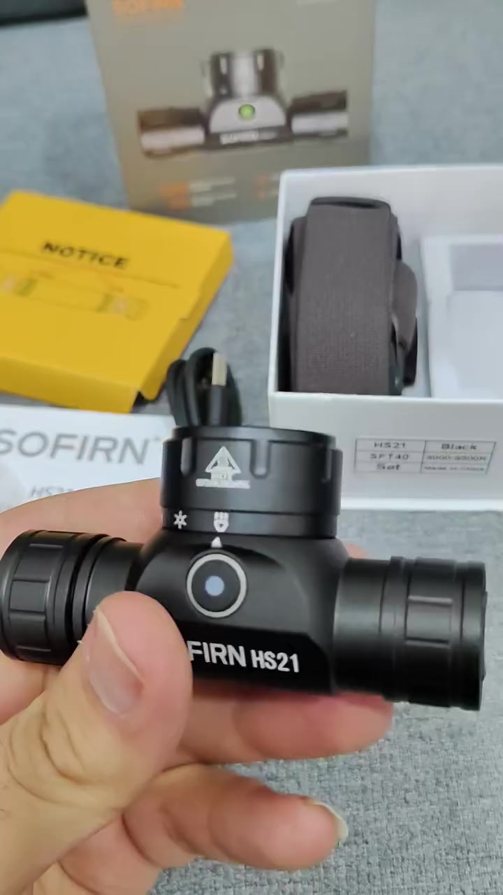 السلام علیکم لایت اصلي ماركة سوفرن مال راس جديد مامستخدم كامل ملحقات وياه بدون نقص لايت كلش قوي 2200 الف لومن بطاري بيلادي وياه قوة بطارية 18650 مسافة 230 متر يشحن تايب سي ضد الماء 

SOFRIN HS21 موديل 

سعر 60 الف
 
توصيل كل محافظات متوفر


**إذا كنت صاحب هذا الإعلان وتريد حذفه لأي سبب، رجاءا أرسل رسالة إلى الدعم الفني**