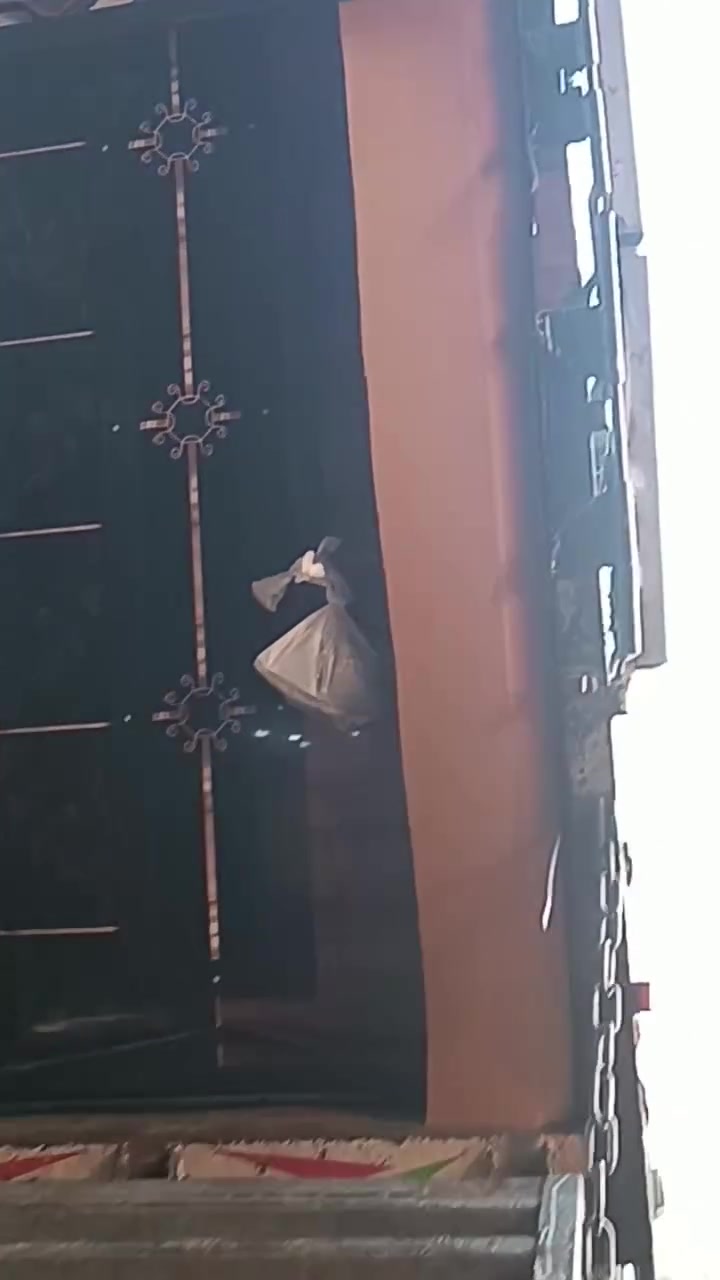 بابك امانك 💪 
اجمل الموديلات والى جميع المحافظات السورية 
البيع بالجملة لاصحاب المعارض واصحاب المشاريع 🚪
ثقتكم ومحبتكم هي هدفنا 
#ابواب #سوريا #دمشق


**إذا كنت صاحب هذا الإعلان وتريد حذفه لأي سبب، رجاءا أرسل رسالة إلى الدعم الفني**