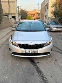 فورتي لبيع مستعجل عليه عدي عمليه  مكفوله 07704951520 سياره سعره قفل ٩٠...