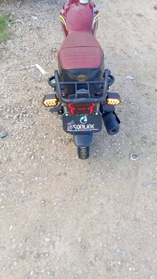 السلام عليكم من رخصت الادمن دراجه سيفان موديل 24 شكل 25 مكفوله كفاله عامه شرط اخت  ازيرو العنوان ديالى الخالص التحويله السعر 700 وبيه مجال رقم الهاتف ***********
