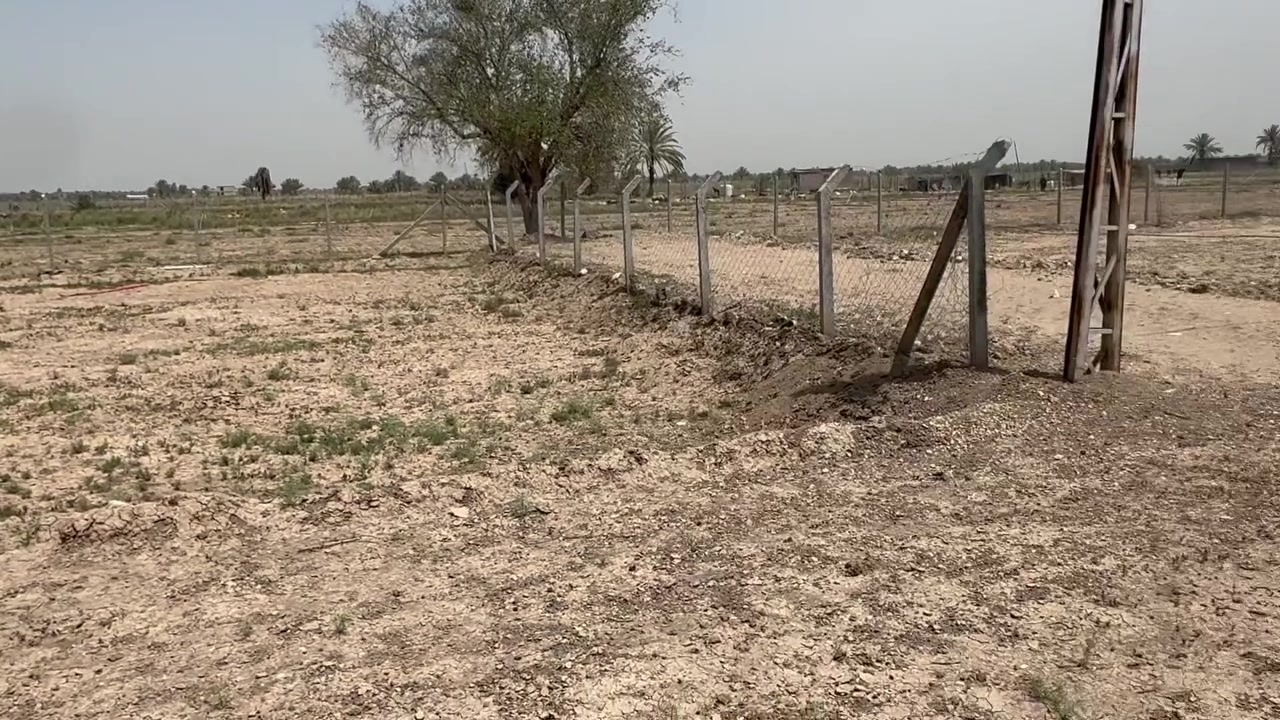 السلام عليكم ورحمة الله وبركاته قطعه ارض طابوو زراعي سند 25 تحويل مباشر كافه لخدمات موجوده موقعها ابي غرق بزل حجي علي في شارع الرسول المساحه 1000 متر موجود سياج وموقع جدا ممتاز سكني وهادئ الاستفسار اتصل ع رقم ***********@
