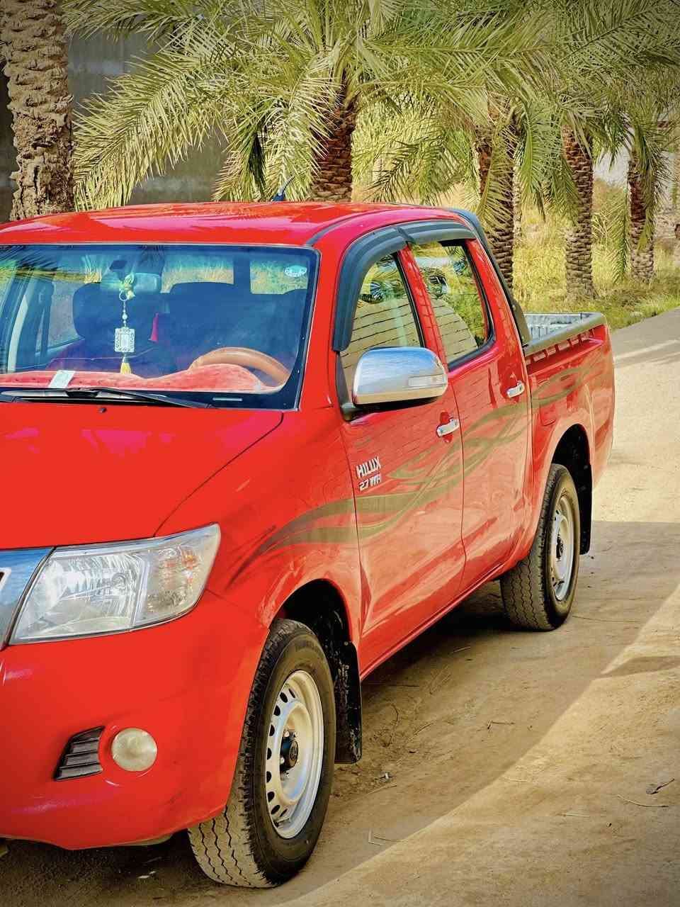 السلام عليكم للبيع بيك اب تيوتا 2013 مكفولة ما عده طخه الموضح في الصورة سنوية ل 2028 السيارة جاهزه تدفه تبريد تايرات حداده باتري جديد السياره ما نقها برقي نضيفه بمعنه الكلمة شاصي 12 
السعر :170 مجال قليل حك الجية 
المكان البصرة
***********
