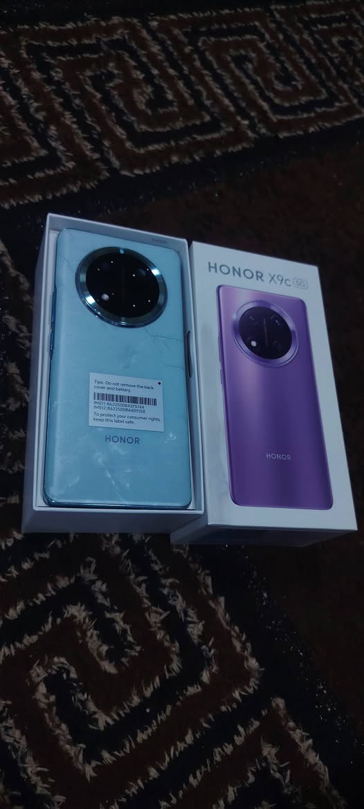 للبيع او مراوس ب ايفون 12برو ماكس وا فوك  
هنر اكس 9 سي فايف جي  لون مرغوب ذاكره 256 رام 12+12=24 بطاريه 6600 مستخدم اقل من شهر كلو شغال مابيه اي عطل نضافه فول شاشه 120 هرتز جهاز معروف مكاني موصل حي عدن  ***********
