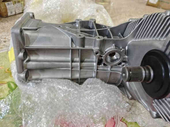 السلام عليكم 
اخوان هذه ناقل حركه كير بوكس حسب ما بحثت فور ويل طلع عندي بالبضاعه مالا الامزون الي يعرف سعره ينورنه بالتعليقات او الي يحب يشترية يخابرني *********** البصرة
