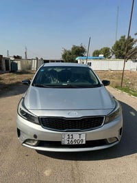 كيا فورتي 2017 وارد امريكي  فول مواصفات عدا الفتحه بصمه  ماشيه 87  بدو...