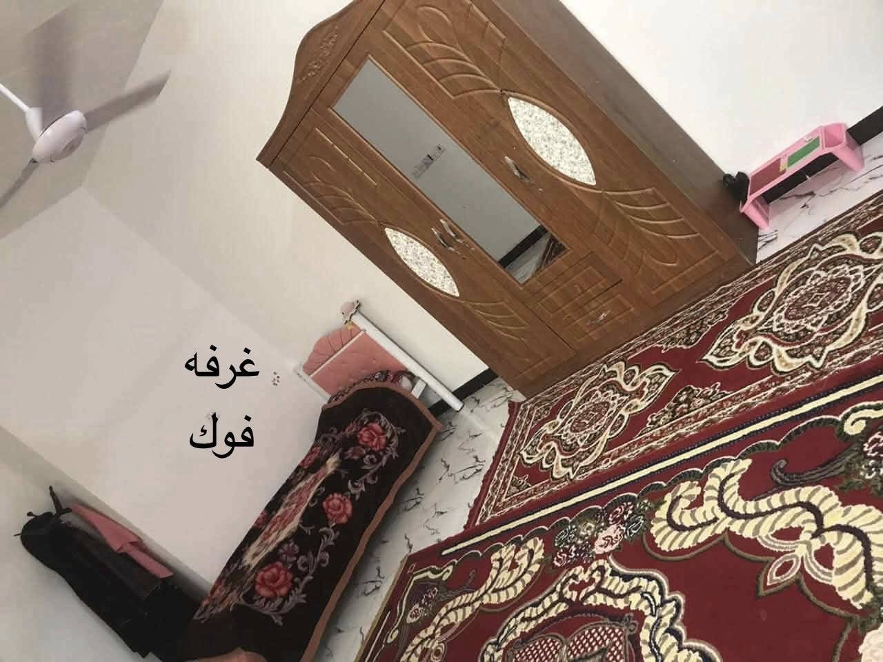 بيت للبيع المساحة 110 طابو زراعي سند 25 يتكون البيت من طابق ونص الطابق الأول يتكون من غرفة وصاله كبيره واستقبال ومطبخ وصحيات داخليه وخارجيه الطابق الثاني يتكون من غرفة وصالة صحيات بناء البيت كونكريت مسلح طابوك كامل من كلشي شارع مقرنص العنوان الصياغ قرب مدرسة الكندي لأهلي لاستفسار رقم الهاتف ***********
