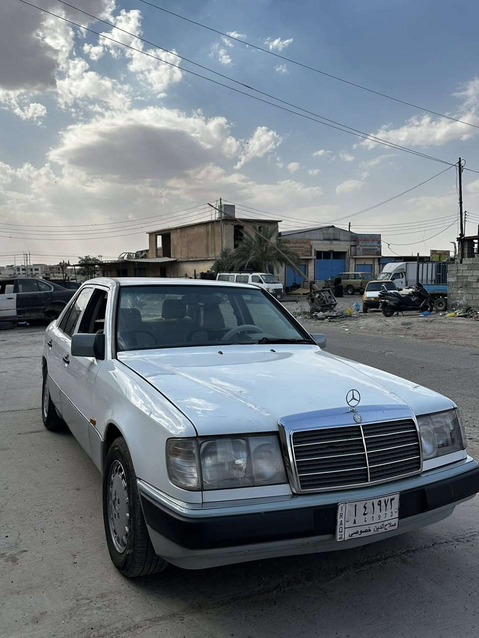 السلام عليكم
مارسيدس دب للبيع
كير ومحرك (بطه)
طخم امامي+ خلفي جديد
طخم تايرات جديد
صبغ جديد (فرن) بدون دواخل 
سياره جاهزه من كلشي 
فقط نقص تبريد منضومه بي بس ما شغال
و سياره جديده حيل 
سعرر (..58..) 
مكان السياره تكريت


**إذا كنت صاحب هذا الإعلان وتريد حذفه لأي سبب، رجاءا أرسل رسالة إلى الدعم الفني**