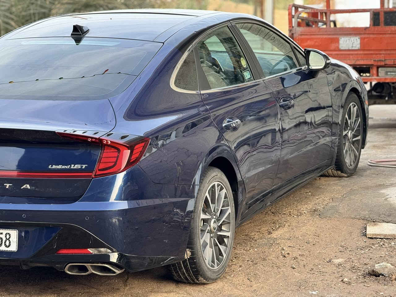 سلام عليكم من رخصة الأدمن المحترم سوناتا موديل ٢٢ معوقين بصره السياره فول مواصفات 1/1 اخر مواصفات مايجي اعلى بعد رادارات اماميه
رادارات جانبيه
رادارات خلفيه
توقف ذاتي
اذا تجي سياره بصفك مايفتح الباب يبهك
اذا تحرك وسياره جايه بصفك توكف ماتمشي 
نضام الخروج من المسار 
مقاعد تبريد
ستيرن تدفئه
كراسي كهرباء 
كراسي جلد وشاموا رصاصي مطرز احمر بلاد
شاشه جبيره
عينه شاشه 
نضام ابل كار بلي واندرويد 
نضام ملاحه متكامل 
مكينه 1600 تيربو شرط صاروخ 
بصمه 
بنوراما 
تشغيل عن بعد 
شفتات بلستيرن 
وبعد هواي مواصفات 
رايده 145 سعره مناسب مكانه ابو الخصيب
رقم الهاتف  ***********
