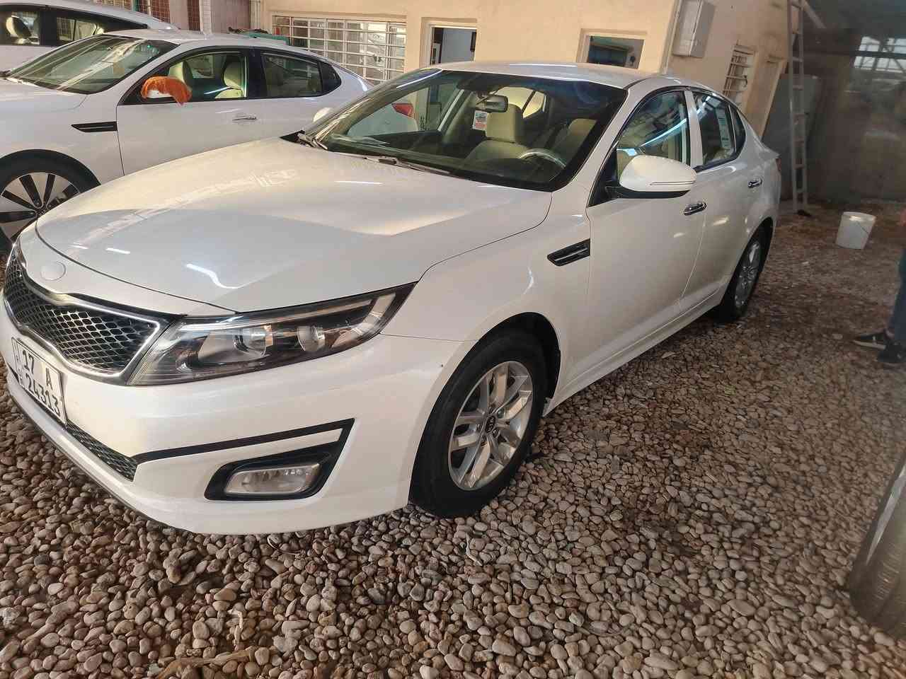 السلام عليكم
كيا اوبتما 2016 خليجي 
سياره بيه باب عكس السايق بيه رشت صبغ فقط باقي كفاله 
مكينة 2400 دوش 
السياره كلش جديده 
ترحيب 
شاشه 
تبريد قطعتين  
مري شفط  
كشنات مخمل
حساسات خلفي 
لدات امامي خلفي    
5 ويل كب 
مضخم صوت infinity
المرأت الوصطيه عاكسه للضوء الخلفي 
رقم مثنئ  تحويل مباشر 
السعر 155 وبيهه مجال 
الاتصال    ***********
العنوان   ديوانيه دغاره
