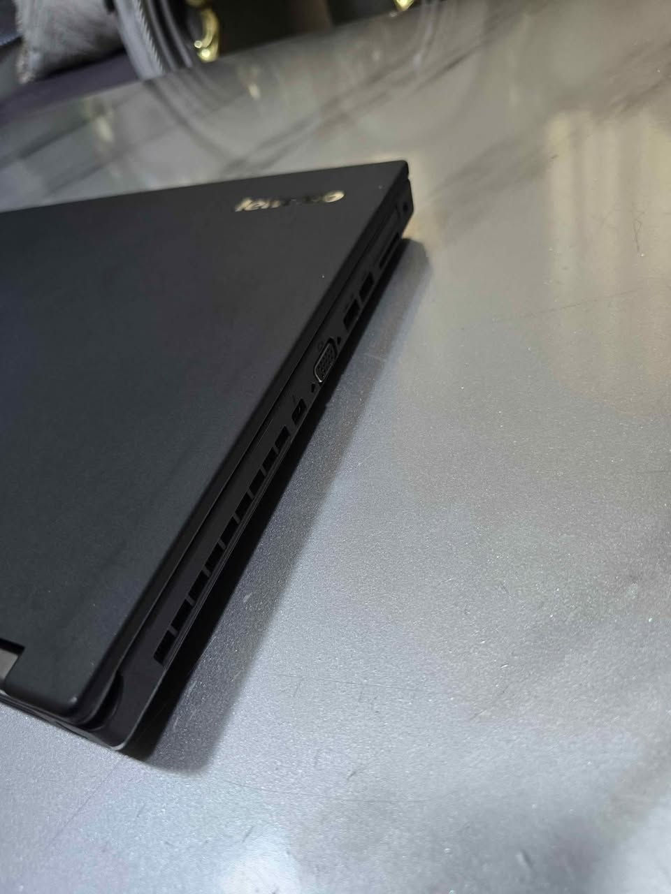 لاب توب لينوفو core i 7 للبيع رام ١٦ كيكا هارد ٢٥٦ ssd كارت شاشه خارجي وللعلم الشاشه 3k كلش واضحه بدون اي عيب وشاحنه وجنطه بلادي السعر ٣٨٠ للبيع او مراوس ويه لاب توب احدث او مراوسه ويه ايباد ابل كركوك, العراق


**إذا كنت صاحب هذا الإعلان وتريد حذفه لأي سبب، رجاءا أرسل رسالة إلى الدعم الفني**