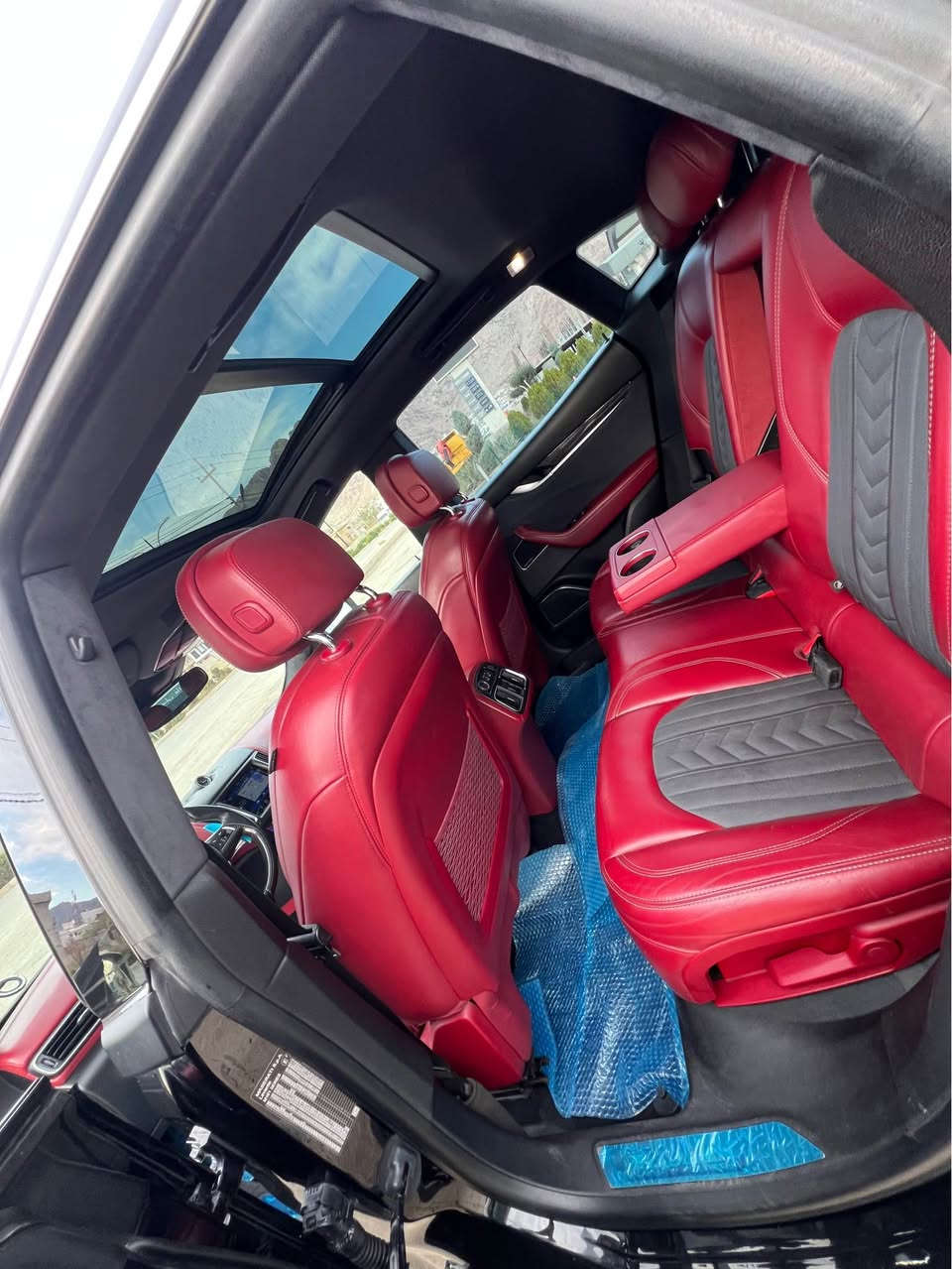 مازاراتی لیفانتی مۆدیل٢٠١٧ قەپات مواسەفات پانۆراما راداری هەر چوارلای. پینج کامیرا سیستەمی سەماعەی هەرمان کاردۆي سەوتی گزۆز دوگمەیە بیلاد کوشن جلد ساردو گەرم سندق کارەبای ناو سورو رەش لایتی لەگەل سوکان دەسورئ لایت لیدو عەدەسە کامل. گیر شفتی سەرسوکان شاشە گەورە ناوی کامل کاربۆن فایبەر ئۆرجینال. دەبلی بەرزو نزم دەبئ دوگمەی سپۆرت گیرتۆماتیک عادی سپۆرت بریک کارەبای مواسەفاتی زۆرزۆرە هەمو باس ناکرئ.. گیرو مەکینە ودەبڵو کارەبای دەعامی بۆ دەعامی بەشەرت سەیارەکە 6پستۆنی گازە بئ بۆیاغ بئ ليدرانە سەیارەکە ١١٠ هەزار ڕۆیشتوە هیچی نیە سەنەوی تازەیە تا ٢٠٣٠ هەموگیانی بەشەرت سعری ٢٩٠ گەلاو معامەلە سەوداش دەکەم لةسةر دل گرتن *********** رانية, السليمانية
