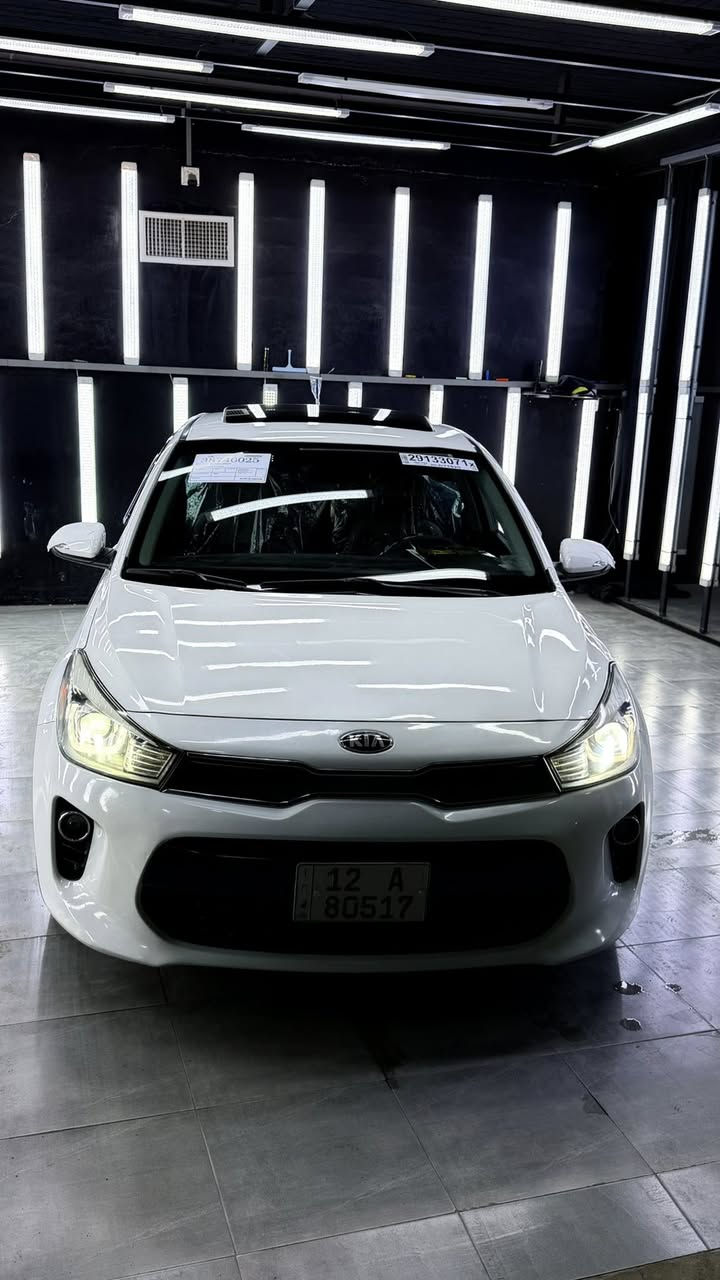 السلام عليكم كيا ريو 2018 فول مواصفات 1/1 رقم نينوى سياره جديده      
بصمه تشغيل 
فتحه سقف 
كشنات تدفئه 
ستيرن بي تدفئه 
شاشه كبيرا 
كامرا 
مانع اسطدام 
لايت ابيض عدسه 
اشاره بل مراة 
سياره بيها مواصفات بعد حلوه  وسعرها 130 وبيها مجال قليل ‭٠٧٧٣ ٢٨٤ ٨٩٠٢‬
