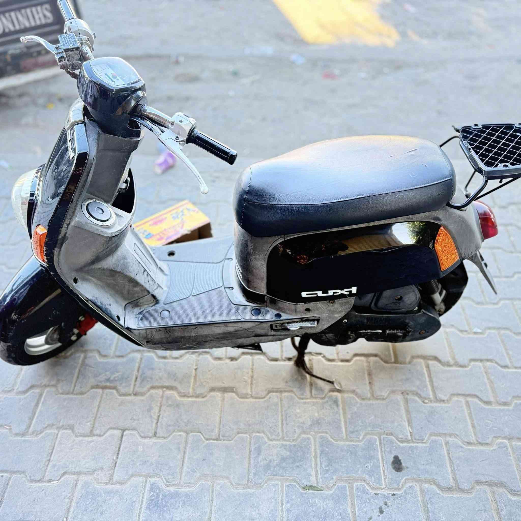 السلام عليكم  دراجه ماكس بوليسي للبيع كفرات مختم الدارجه انضف من الصوره مكفول مكينه وشاصي السعر 800 وبيه مجال حك الجيه مكاني كربلاء حي الغدير  الاستفسار النتصل عله الرقم غير متواجد عل خاص ***********
