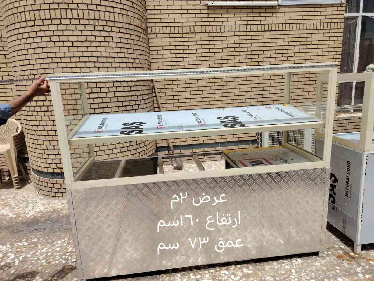 السلام عليكم
يوجد
فاترينات عدد ٤ للبيع التوصل مع الرقم  ***********
