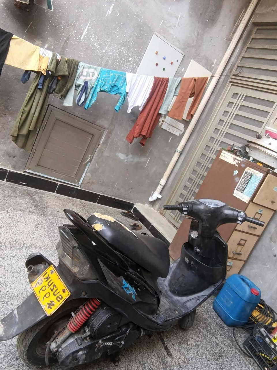 ماكس عدله بلاديه مكينه بلاديه بس ولف الاستيك مبدل شغال كهربائيته سلف هندر مكان بصرة حيانيه  سعر 625 دراجه حلوه ونضيف نهضته قويه ***********
