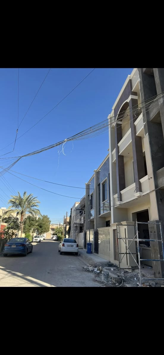 السلام عليكم 
مشتملات للبيع  قيد الإنشاء شغل درجة اولى  موقع مميز تسليم مفتاح خلال شهر عدد ٢ مساحة كل مشتمل ٥٥ متر واجهة ٥ متر ونزال ١١ متر ٣ طوابق ٣ نوم غرف كبيرة وصحيات عدد ٢ 
حي الجهاد المخابرات قرب شارع ٢٠
للاستفسار ***********
