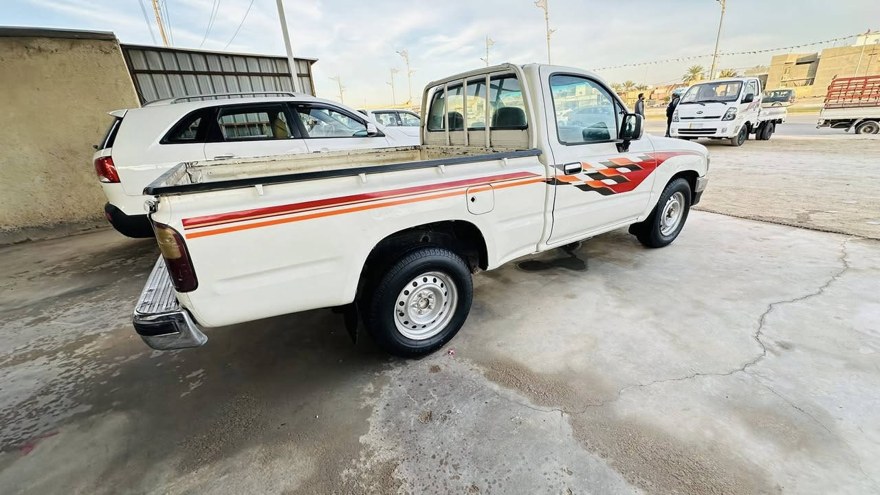 سلام عليكم بيكم تويوتا موديل 98محرك كير اكسن شاصي كله شرط رقم الماني  مكفوله من الصبغ سياره جازه من كل النواحي السعر 80 وبيهه مجال المكان واسط الصويره.  ***********
