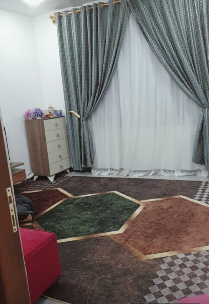 السلام عليكم
دار للبيع مساحة 208 متر زراعي سند 25 متكون من صالة مع استقبال مع غرقتين ومطبخ وصحيات حديقة وكراج بناء حديث الأمين الثانية منطقة الشبكه خلف نادي الكهرباء الرياضي للاستفسار الاتصال على الرقم ***********
