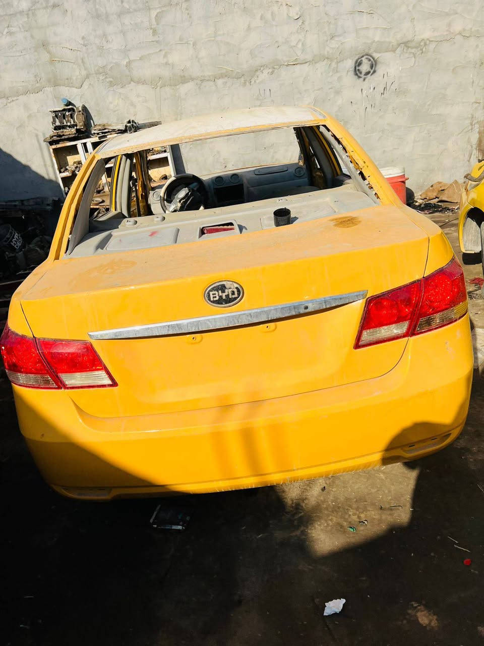 سلام عليكم  بيودي چي ثري البيع  مويل 2015  مضروب معمر جديد بيعك ع وضعه تفصيل ع خاص ورقم  ***********
