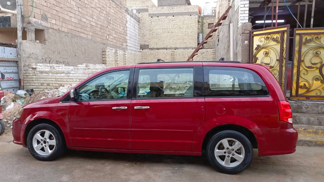 دوج كرفان ٢٠١١ رقم بغداد حمراء اللون بيبان وجنطه عادي تبريد ٣ قطع صبغ ٣ قطع  المكان بغداد الدوره ابودشير  سنويه باسمي  السعر ١١٠ وبيه مجال للشراي***********
