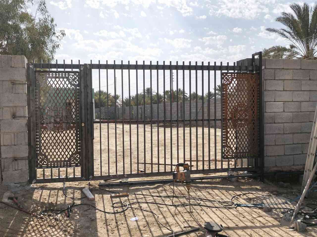 ايهاب المحمدي للحدادة العامه المتنقله 
ابواب شبابيك محجلات كرفانات مصاعد سقائف بانواعه 
للاستفسار ***********
