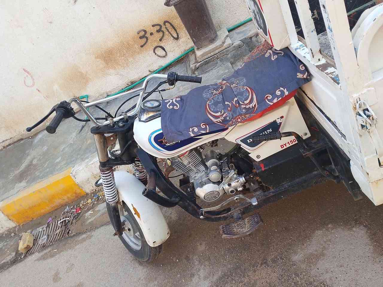 للبيع ستوت دايون اوراق اصولي هاتف *********** مكاني ناصريه مركز مكينه ما مفتوح جديده شاصيه نضيف سعر مليون و 300
