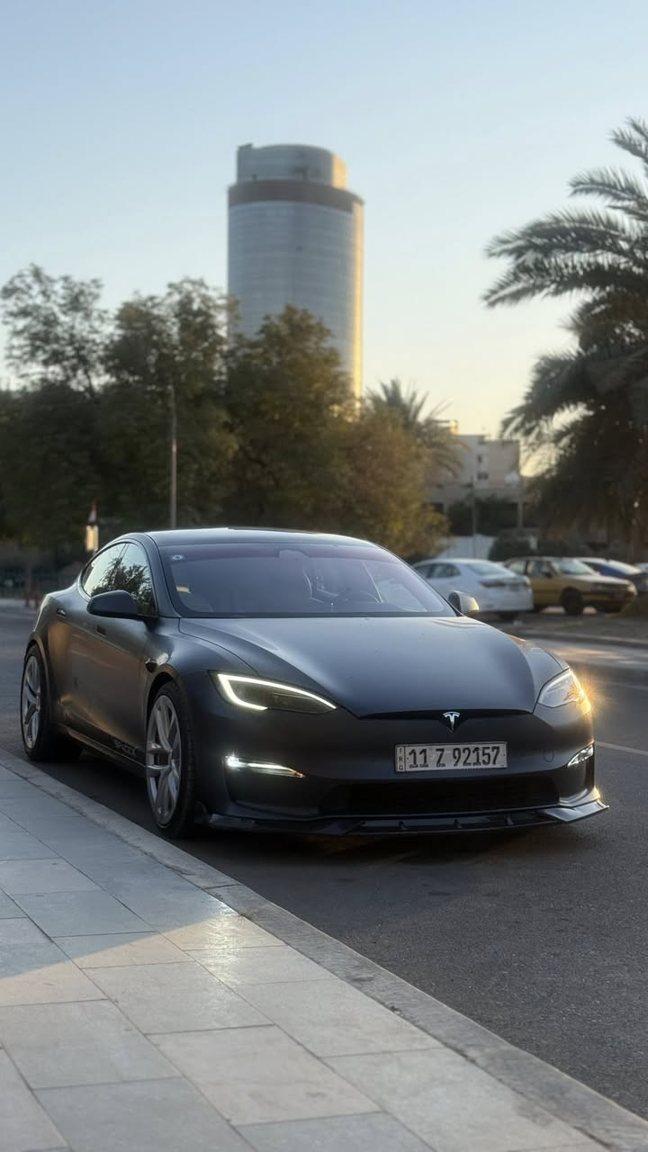 للبيع تيسلا موديل أس لونگ رينج دبل ماطور
Dual Motor 670hp 
28,000mi 

اونلاين بدون ايرباگ ضربه خلفيه جنطه فقط 

السعر 37,000$ مكان السياره بغداد الغزاليه

***********
