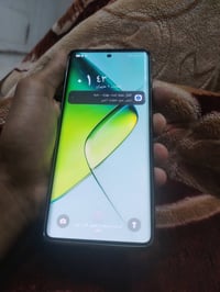 انفكس نوت 40 برو • ٢٥٦ • سماعة فوك واقفة