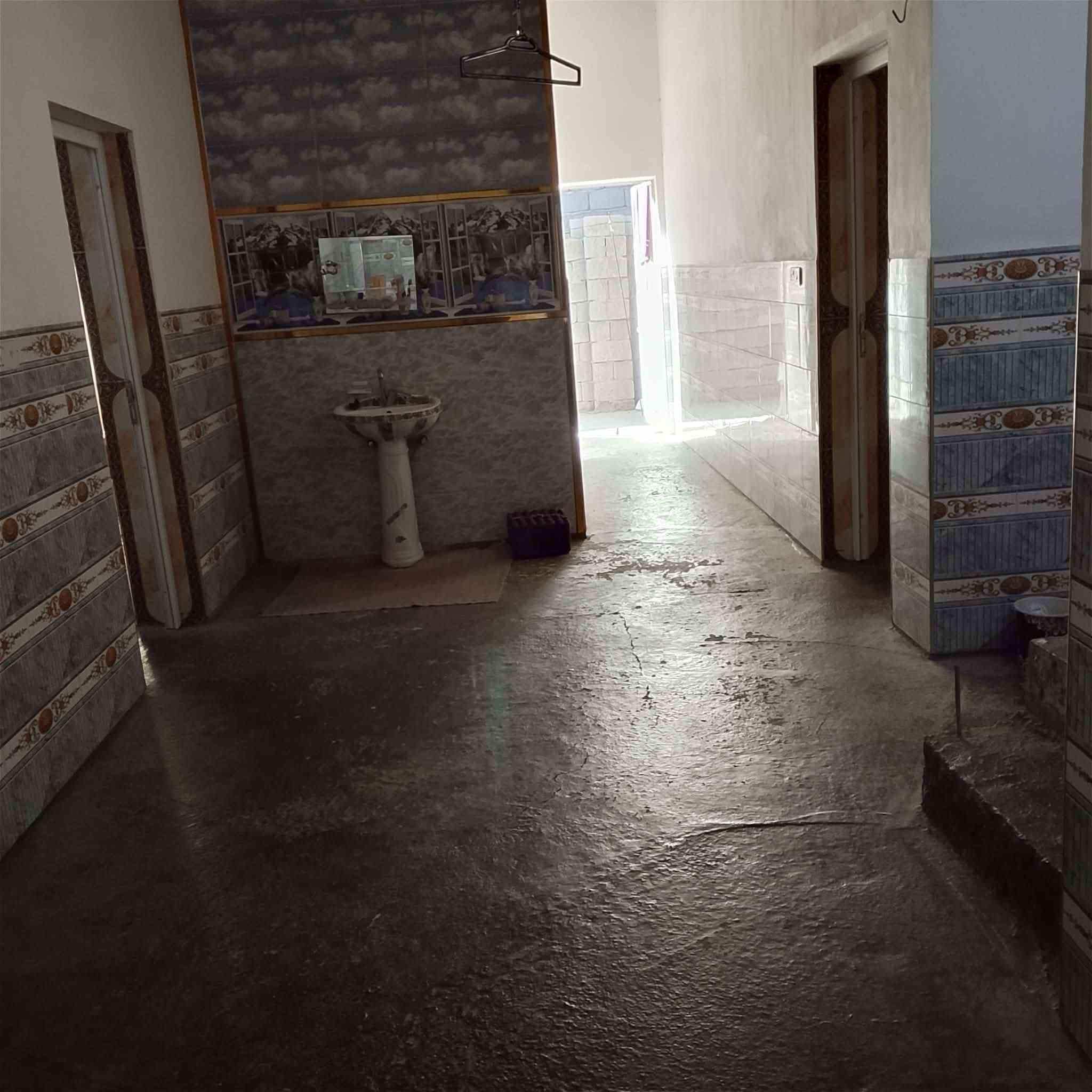 🏠 للبيع – بيت سكني مميز
📍 الموقع:
بعقوبة – ديالى
سيف سعد – نهاية شارع المدارس – فرع جامع الرضوان
📐 مساحة العقار:
300 متر
📄 نوع السند:
طابو صرف
🏡 تفاصيل البيت:
غرفتين نوم
هول + استقبال (9 متر)
مطبخ
حمامين
صحيات عدد 2
💰 السعر:
68 مليون
(بدون سيراميك الأرضية واستارة)


**إذا كنت صاحب هذا الإعلان وتريد حذفه لأي سبب، رجاءا أرسل رسالة إلى الدعم الفني**