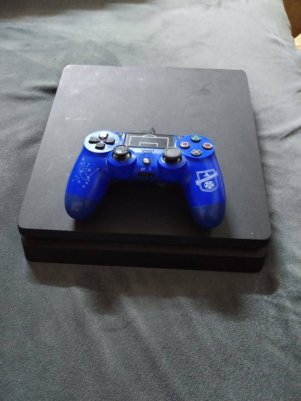 بلي 4 مهكر نضام 9 بدون فلاش مع يده ملحقات كامله السعر 260 مكاني الأيمن ***********
