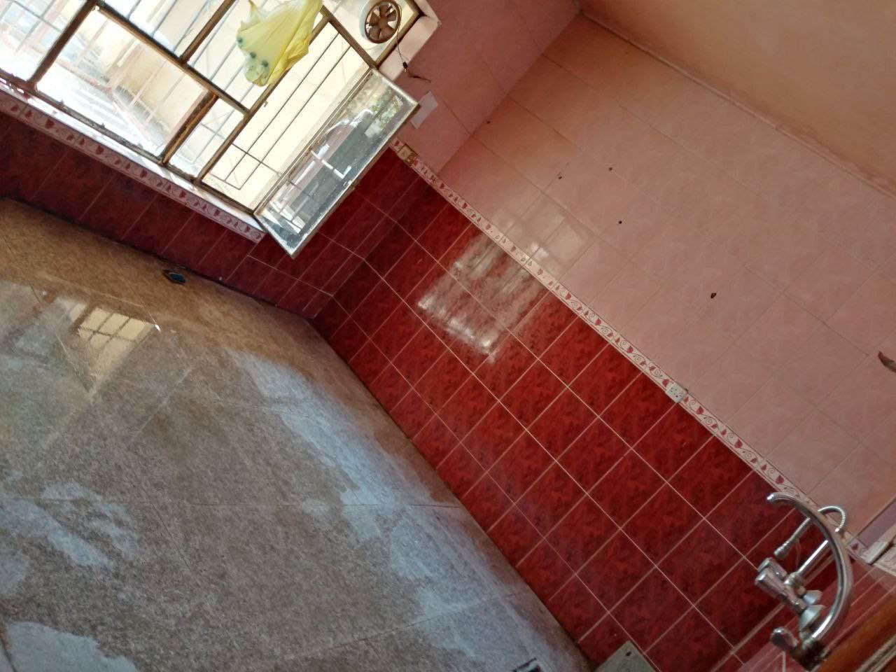 دار كلاسك ٢١٦ م 
واجهة ١١ م 
يصلح استثمار
يمكن ان يباع تقطيع ١٠٠م و ١١٦ م 
بناء مسلح نظيف 
يحتوي ٤ غرف نوم وصالة ومطبخ وصحيات عدد ٢
كراج وحديقة 
البيت يقع في حي الجهاد الملحانية خلف مسبح الرافدين
البيت سند مستقل 
ياسم شخص واحد
من صاحب البيت *********** بغداد, العراق
