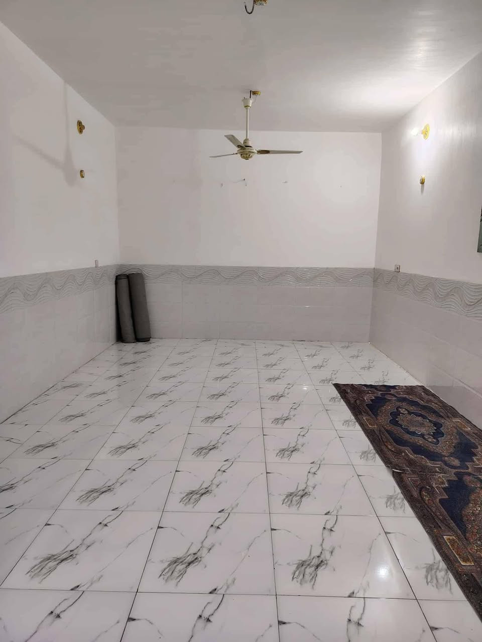 يالله بيت البيع المساحه 200متر مجمع بيتي الثاني تبليط باب فتوح على شارع 60مقابيل مجمع السطان طابقين 4غرف نوم السعر خاص ***********وتساب
تصال ***********
