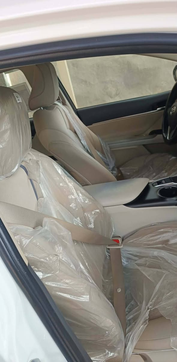 السلام عليكم كامري 2024فول 1/1خليجي مكفوله ماشيه 50الف
مكانه الرمادي الجزيره السعر 290وبيه مجال للشراي *********** رقم صاحب سياره
