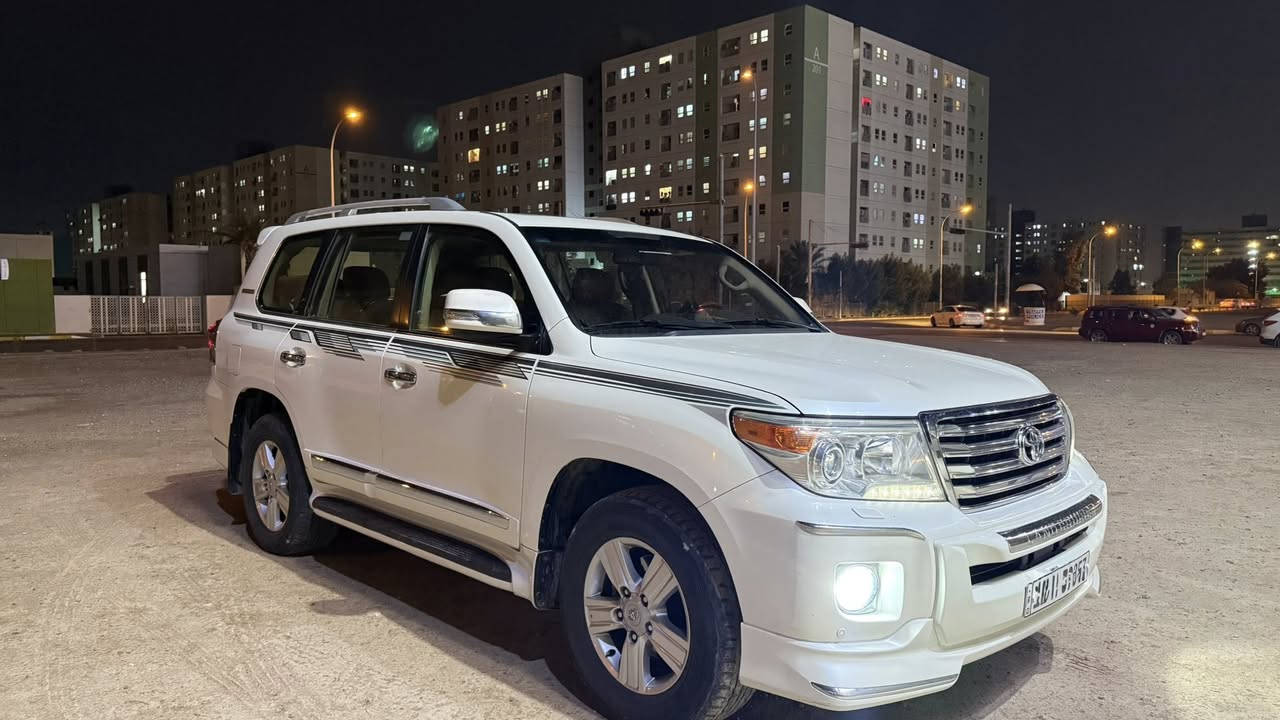 لاندكروز GXR موديل 2014
السلام عليكم لاندكروز GXR شركة SAS
موديل 2014 
معدل المشي 127
 مكفوله من الصبغ 
رقم بغداد 
السياره جديده مثل ما واضحه بالصور
عنوان السياره بغداد 
***********
