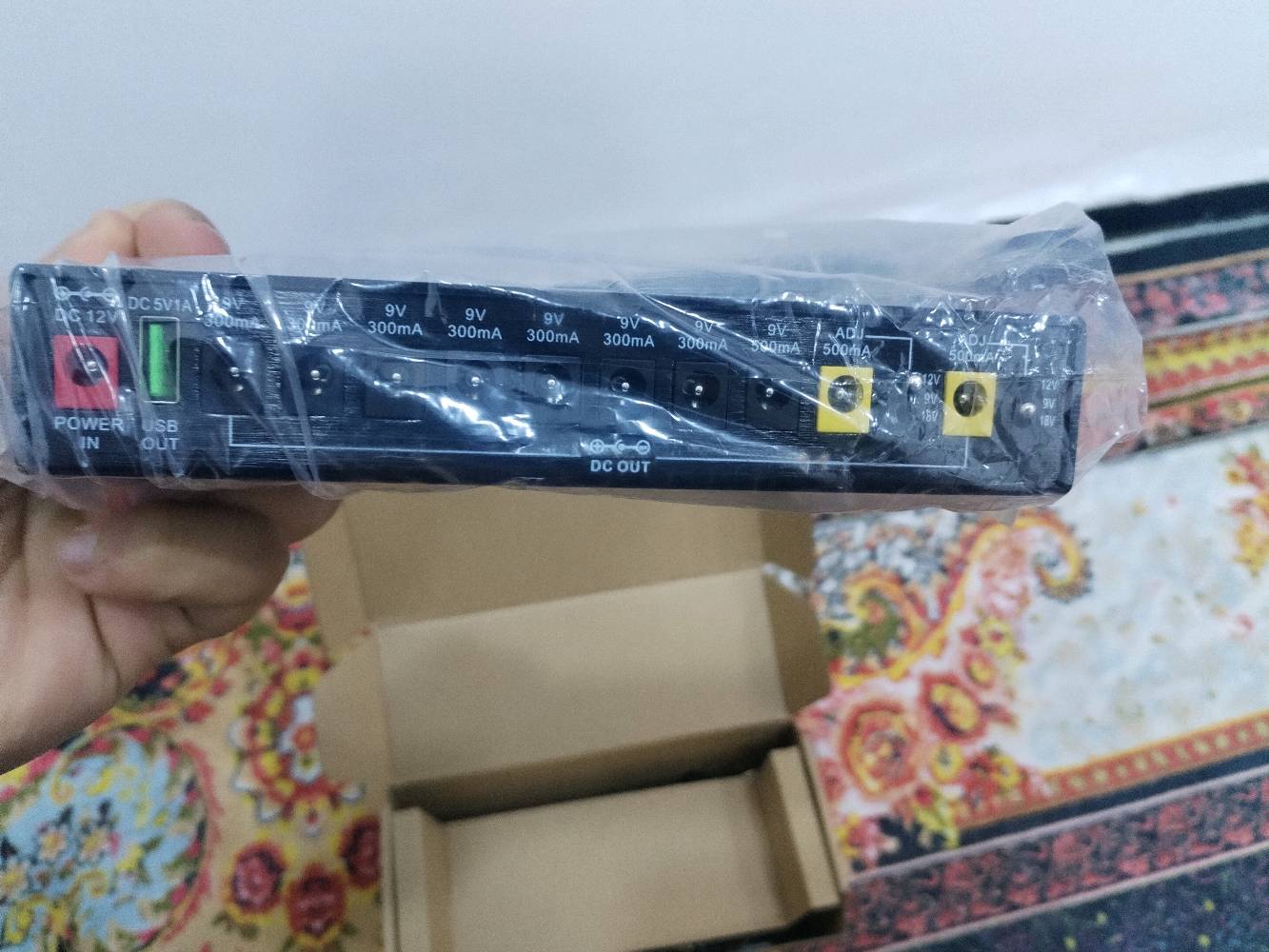 بيع وحدة تزويد طاقة "Mosky Audio ISO-10" جديدة وغير مستخدمة. الوحدة تحتوي على 10 منافذ للخرج المعزول وتوفر خرج لمجموعة من الفولتية (9V و12/18V) والمآمبير المتفاوت، مما يجعلها مثالية لتشغيل عدة أجهزة بنفس الوقت بدون ضوضاء أو تداخل. تأتي في التغليف الأصلي، جاهزة للاستخدام.