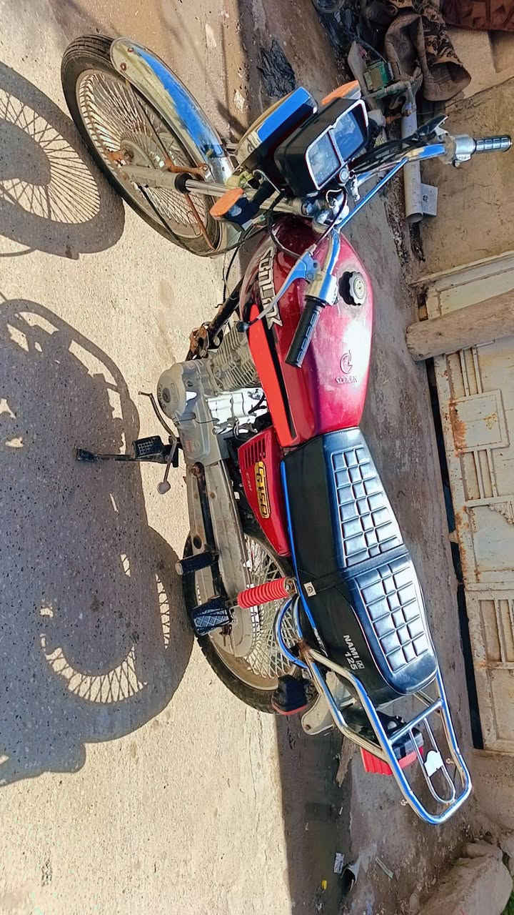 سلام هليكم دراجه لبيع
تايكر مديل ٢٢ دراجه حلوه 

كامله كهربائية كمله 

نقصها بس كلجات 

سعرها ٤٥٠ بيها مجال 

مكاني ابو غراق 

رقمي بيه واتس ***********_***********
