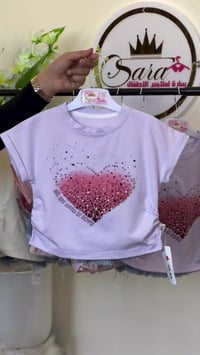 طقم ولادي وبناتي يلبس من 1 سنه الى 5 سنوات السعر 10 لاستفسار واتس اب 0...