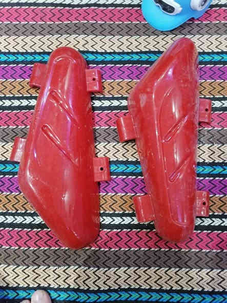 السلام وعليكم غراض للبيع صناديق 2جدد وخوذه واقيات وصفاحيه ومرايه قيم وأخذه مكاني بغداد الطوبجي لاستفسار ***********
