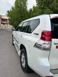 برادو للبيع 2010 ماشيه 146 قابل للزياده السعر 195 وبيها مجال بيها نص ا...