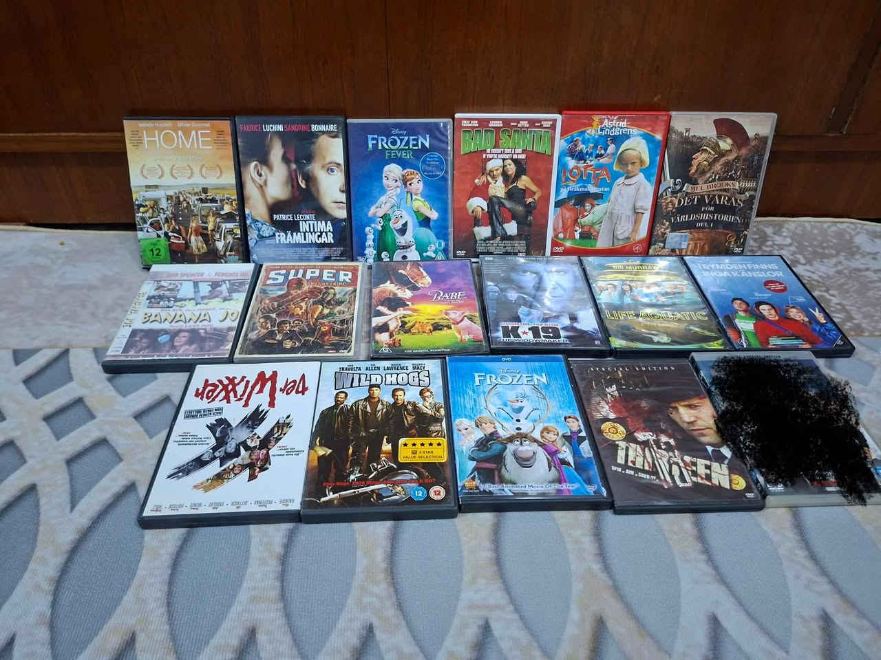 اقراص ديفيدي نسخ اوربية 
عدد 90فلم 
سعر الفلم 1000
وإذا كلهن ب70الف


**إذا كنت صاحب هذا الإعلان وتريد حذفه لأي سبب، رجاءا أرسل رسالة إلى الدعم الفني**